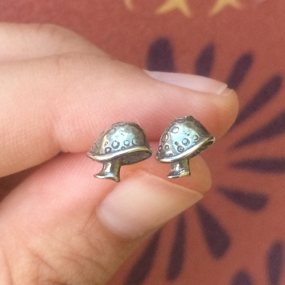 MUSHROOM 🍄 STUDS - Picture 2 of 3